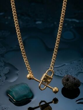 Minimalist Old Money 18K Gold Padlock Ball Bar Curb Chain Necklace Gift